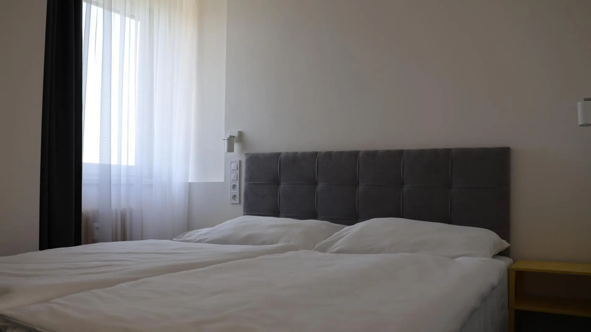 Hotel Chodov Asc Prague 3*,